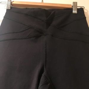 Black lululemon legging size 6